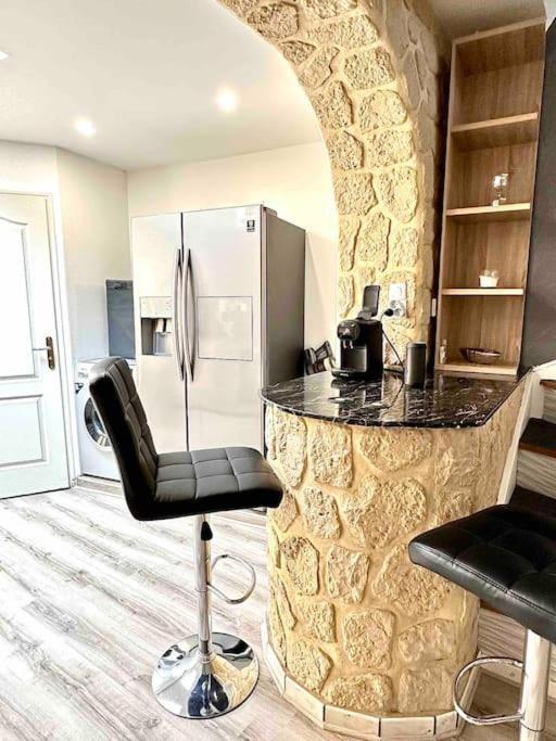 Une Belle Maison Avec 2 Chambre Croix Eksteriør billede